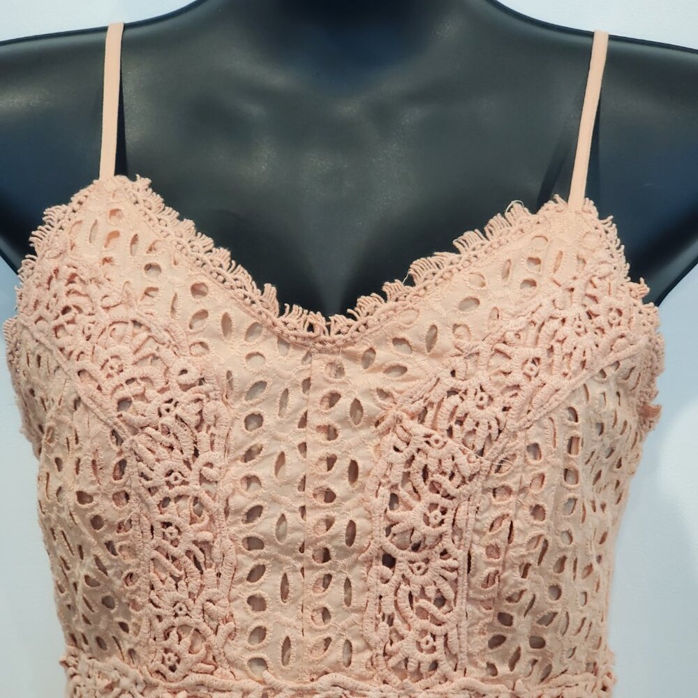 Japna Peach Lace Adjustable Strap Cotton Peplum Camin Top, Medium - Picture 2 of 7